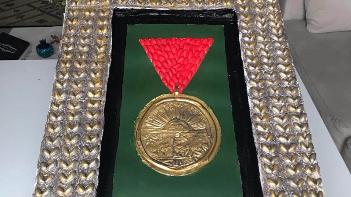 Antep Fıstığı Kabuklarını kullanarak İstiklal Madalyası 